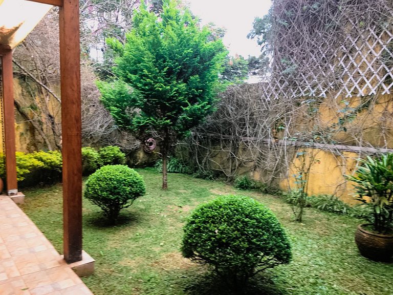 Espaço gourmet e home-office na Granja