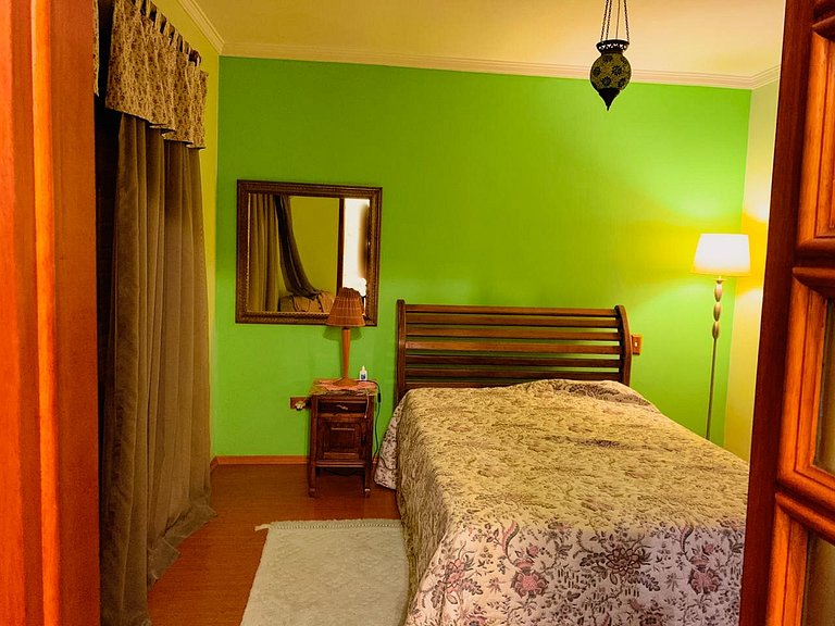 Espaço gourmet e home-office na Granja