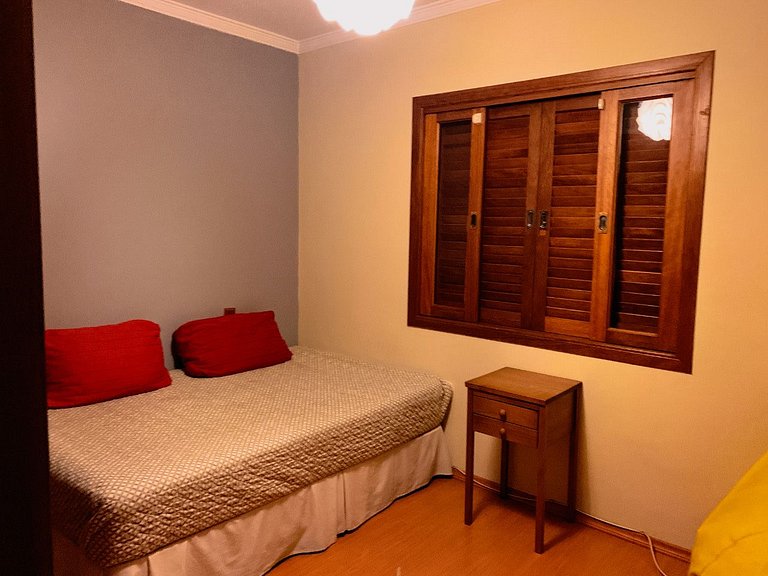 Espaço gourmet e home-office na Granja