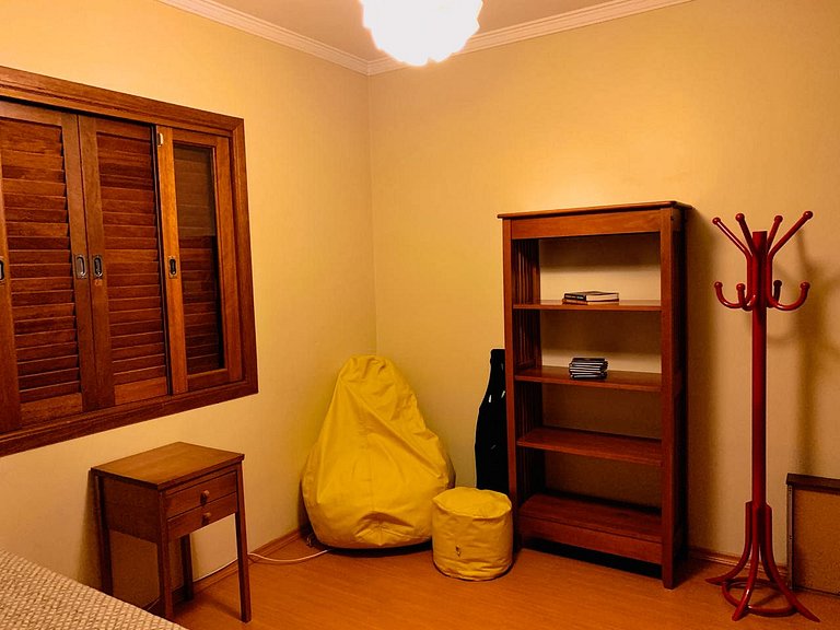 Espaço gourmet e home-office na Granja