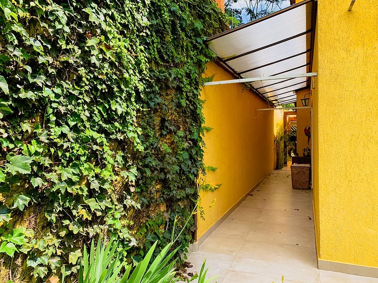 Espaço gourmet e home-office na Granja