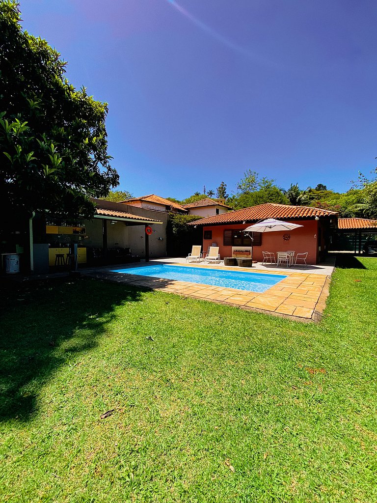 Excelente casa terrea na Granja Viana