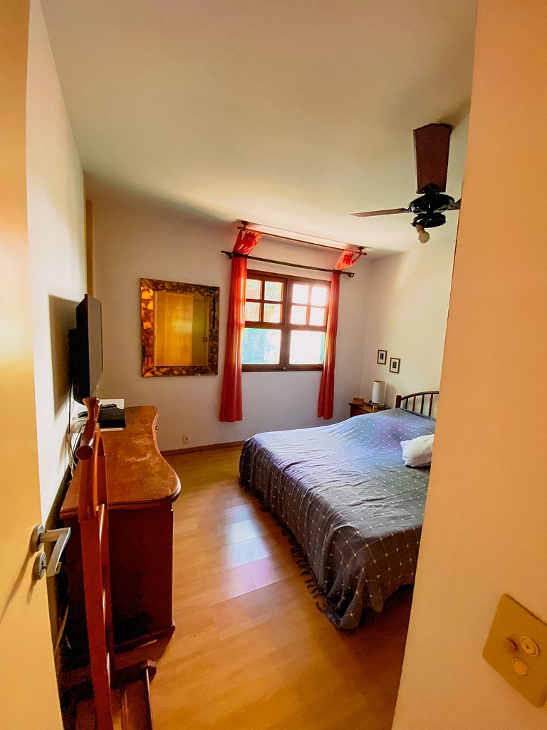 Excelente casa terrea na Granja Viana