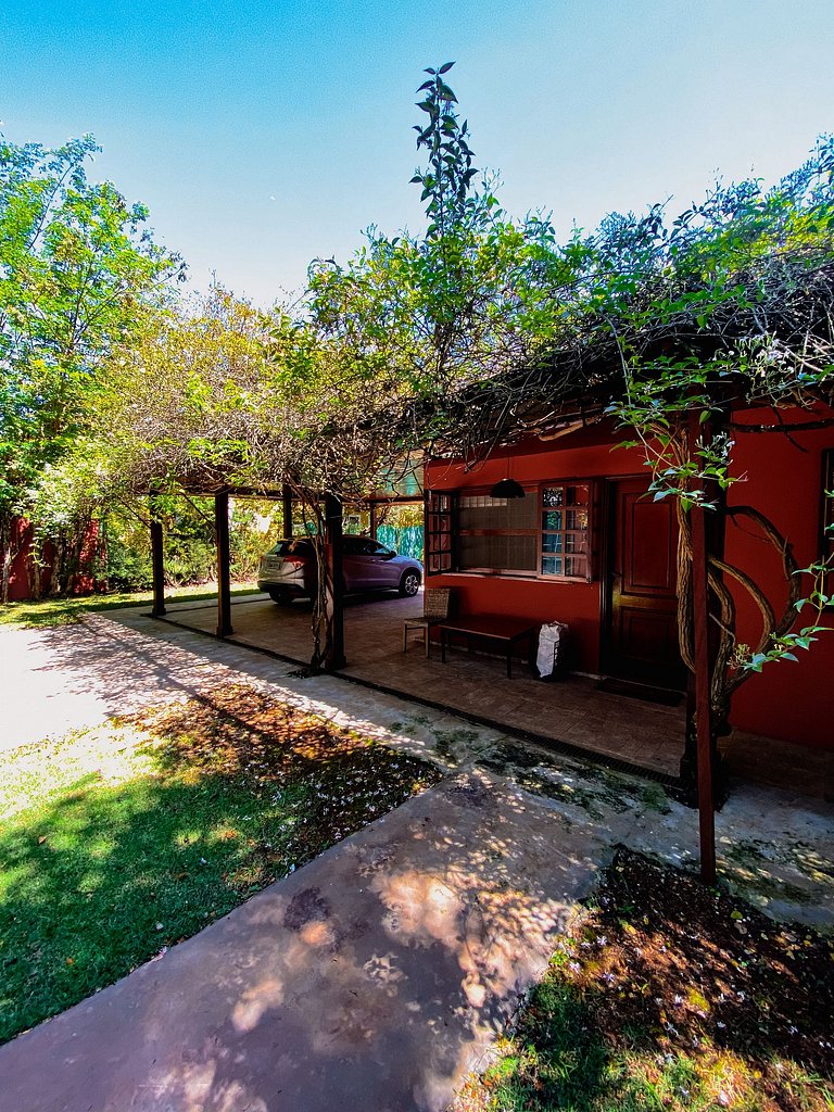 Excelente casa terrea na Granja Viana