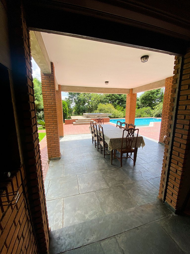 Excelente propriedade na Granja Viana