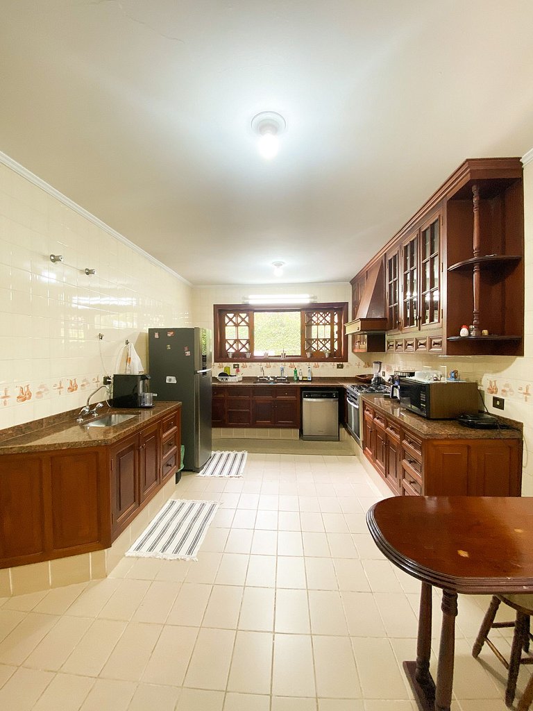 Excelente propriedade na Granja Viana