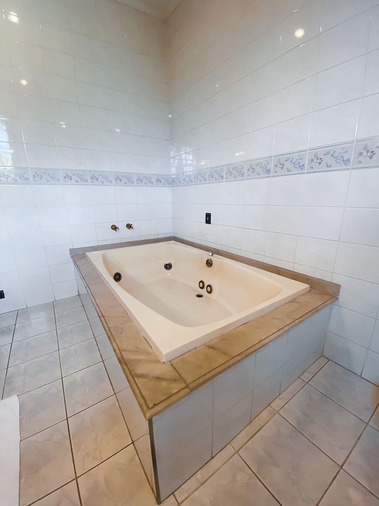 Excelente propriedade na Granja Viana