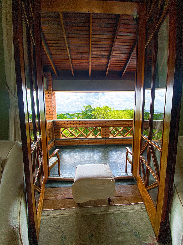 Excelente propriedade na Granja Viana