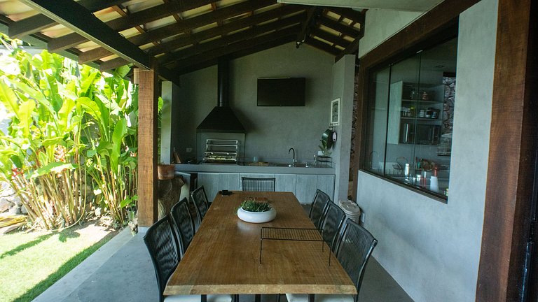Casa pé na áreia em frente à Ilhabela
