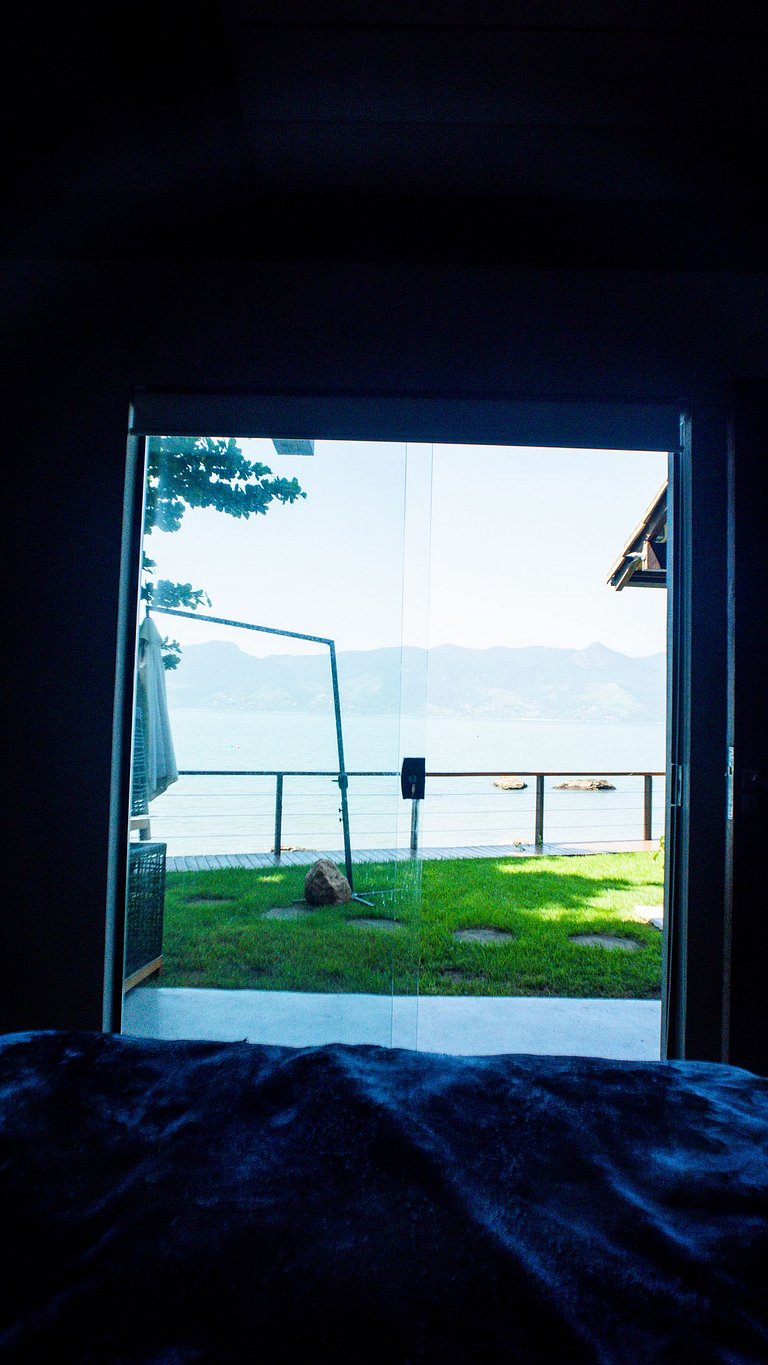 Casa pé na áreia em frente à Ilhabela