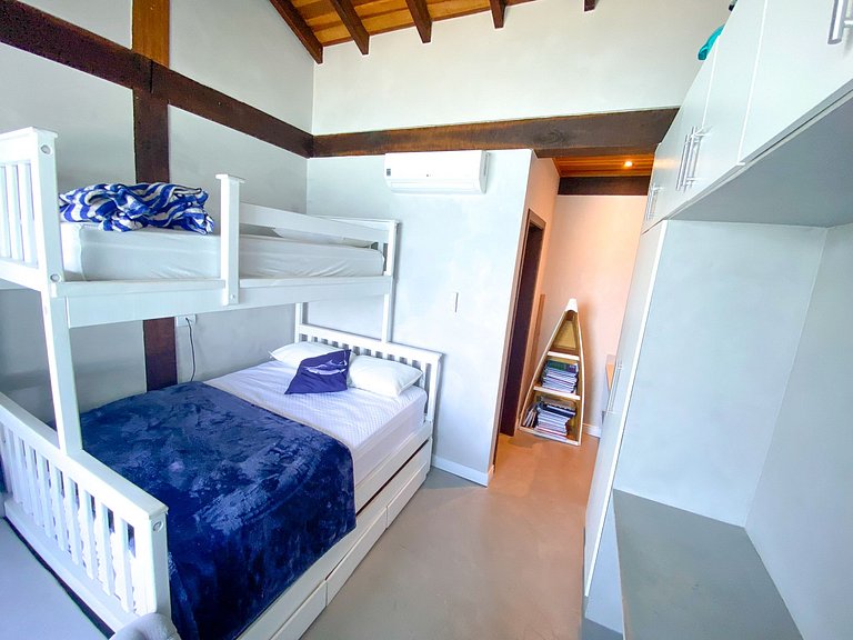 Casa pé na áreia em frente à Ilhabela