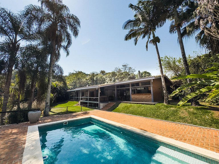 Arquitetura única na Granja Viana