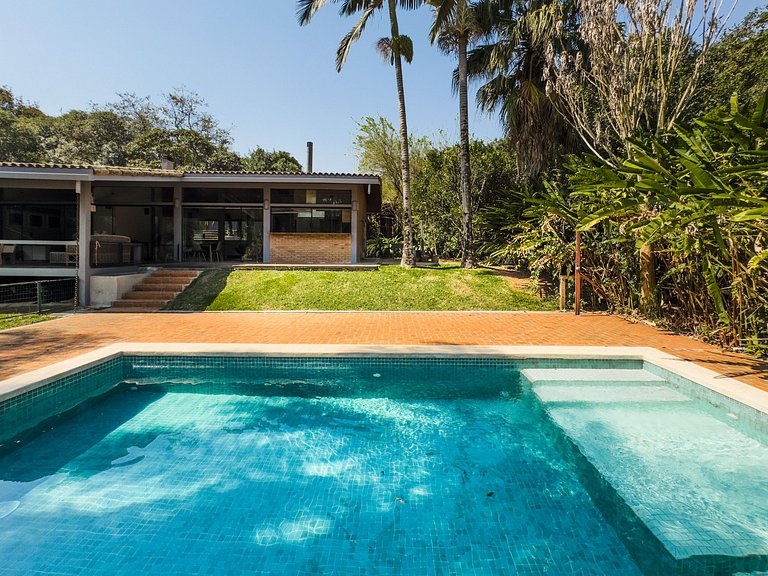 Arquitetura única na Granja Viana