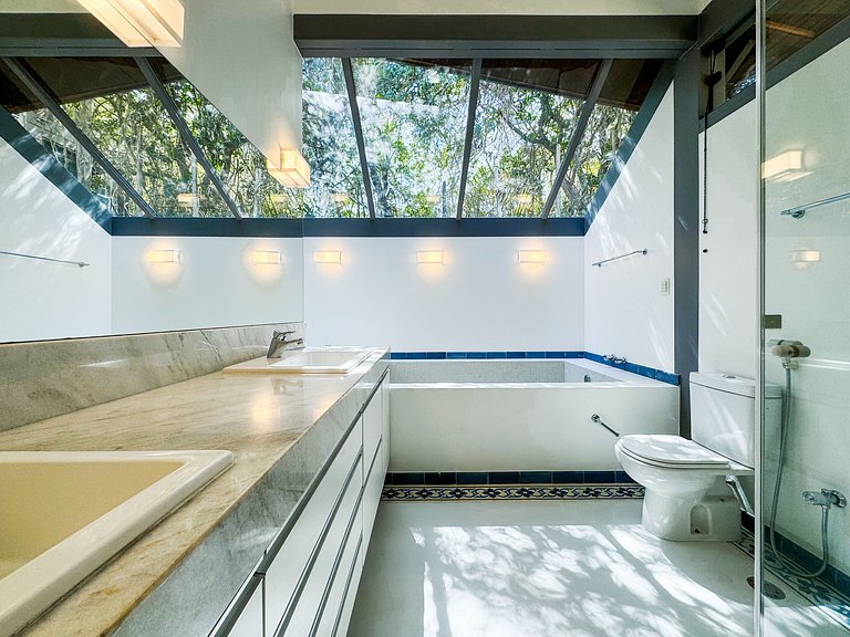 Arquitetura única na Granja Viana