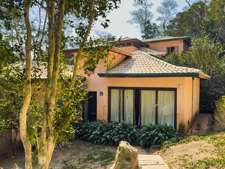 Obra-prima Arquitetônica na Granja Viana