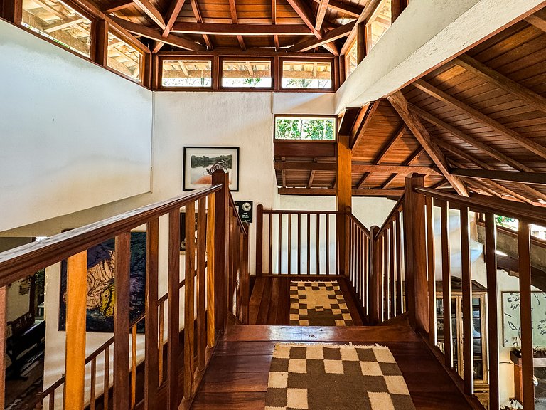 Obra-prima Arquitetônica na Granja Viana