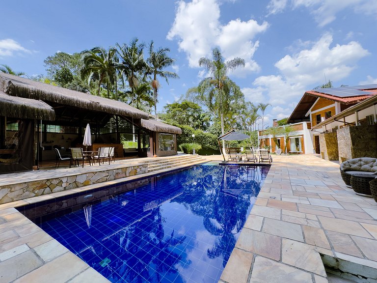Casa de Luxo 2500m² na Granja Viana