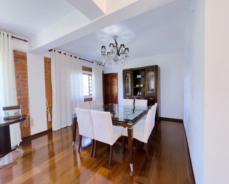 Casa de Luxo 2500m² na Granja Viana