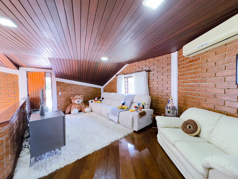 Casa de Luxo 2500m² na Granja Viana