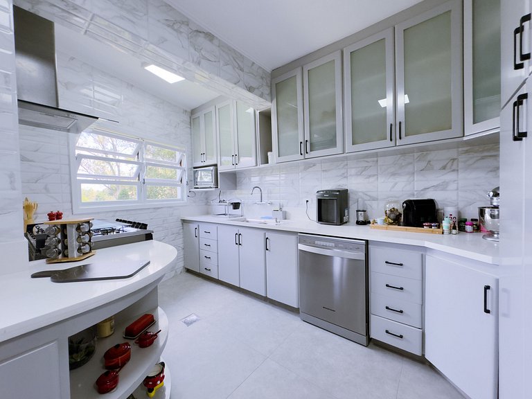 Casa de Luxo 2500m² na Granja Viana