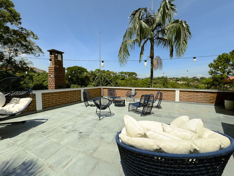 Casa de Luxo 2500m² na Granja Viana