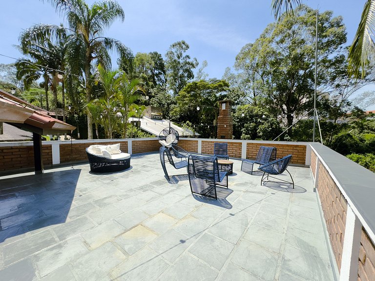 Casa de Luxo 2500m² na Granja Viana