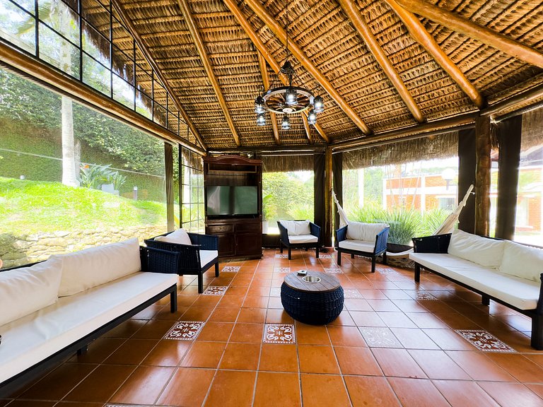 Casa de Luxo 2500m² na Granja Viana