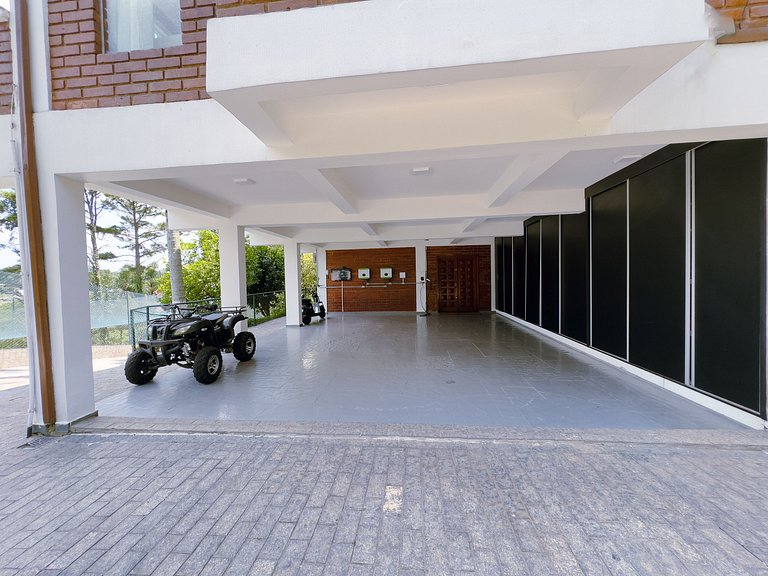 Casa de Luxo 2500m² na Granja Viana
