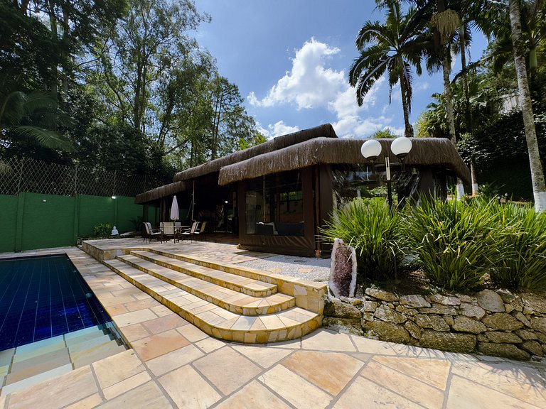 Casa de Luxo 2500m² na Granja Viana