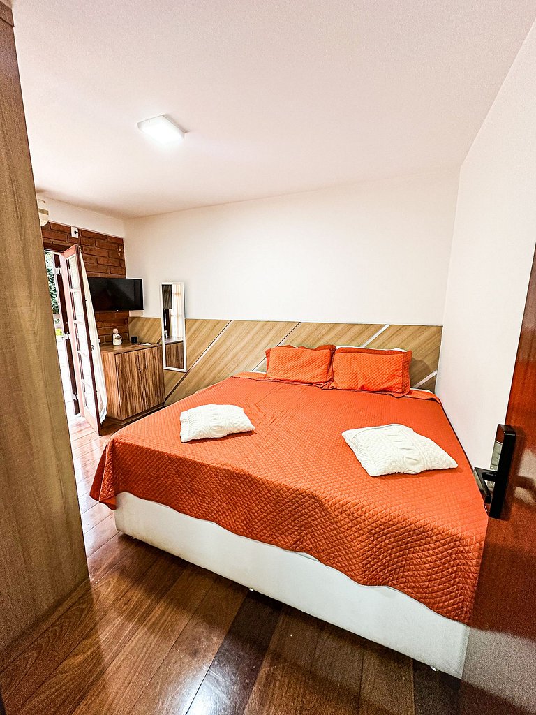 Casa de Luxo 2500m² na Granja Viana