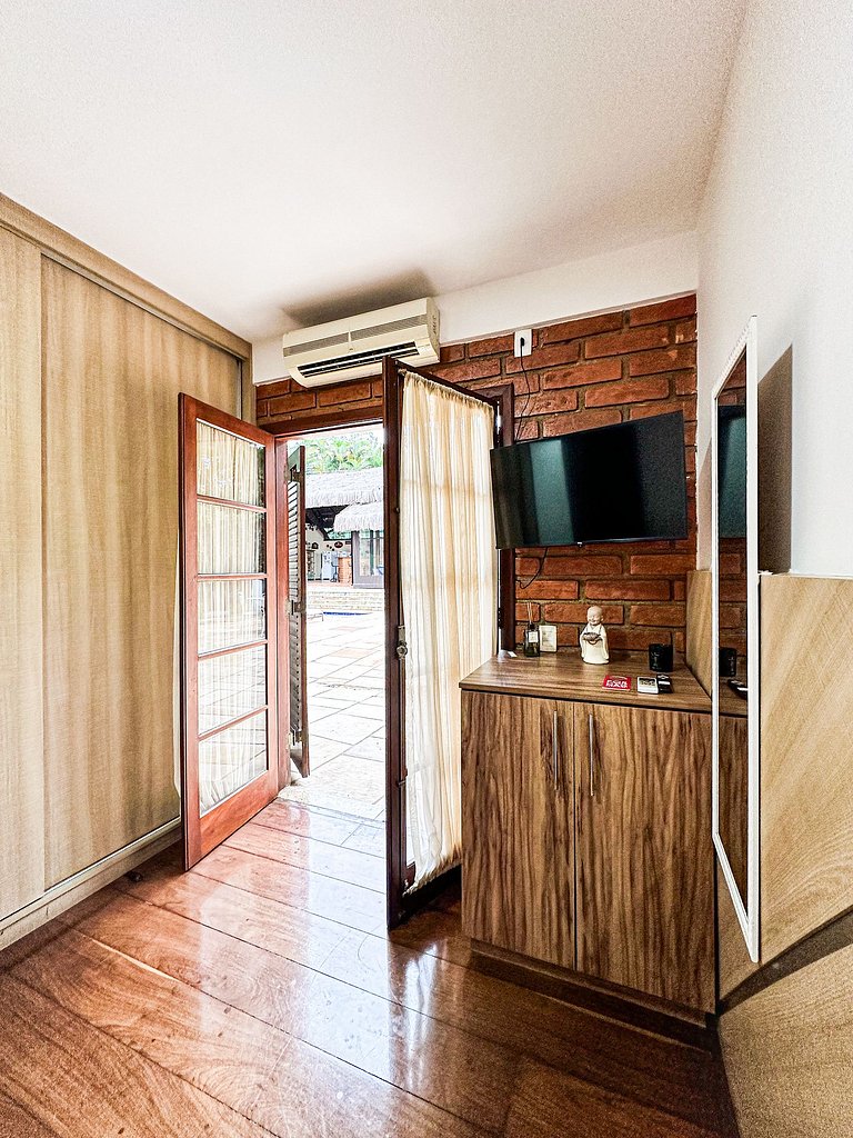 Casa de Luxo 2500m² na Granja Viana