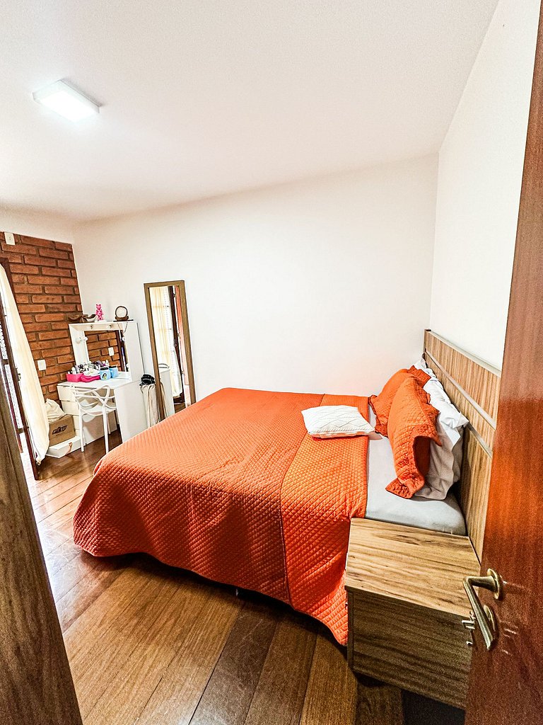 Casa de Luxo 2500m² na Granja Viana