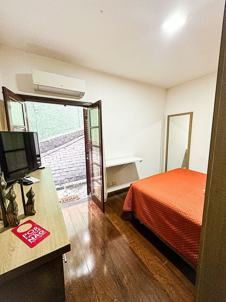 Casa de Luxo 2500m² na Granja Viana