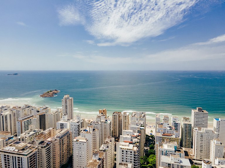 Apto na Pitangueiras - 400m praia