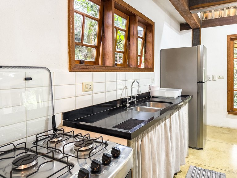 Casa na Granja Viana em frente à reserva ambiental