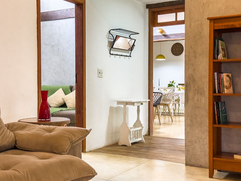 Casa na Granja Viana em frente à reserva ambiental
