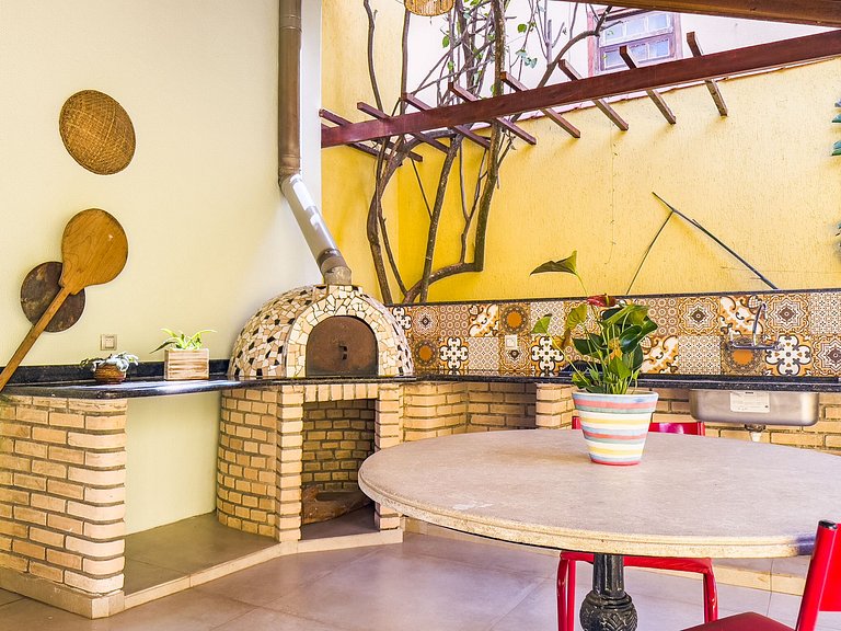 Espaço gourmet e home-office na Granja