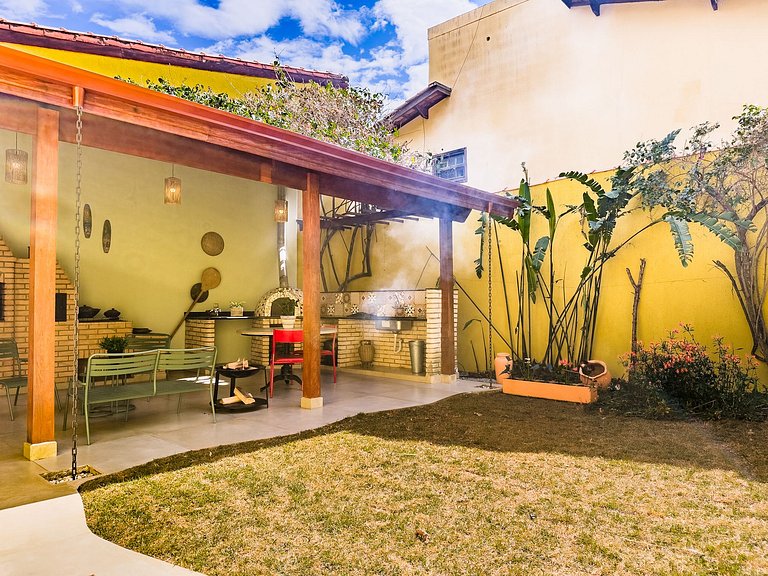 Espaço gourmet e home-office na Granja
