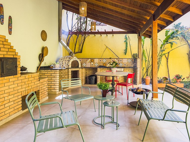 Espaço gourmet e home-office na Granja