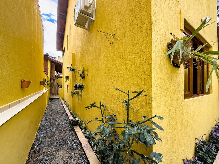 Espaço gourmet e home-office na Granja