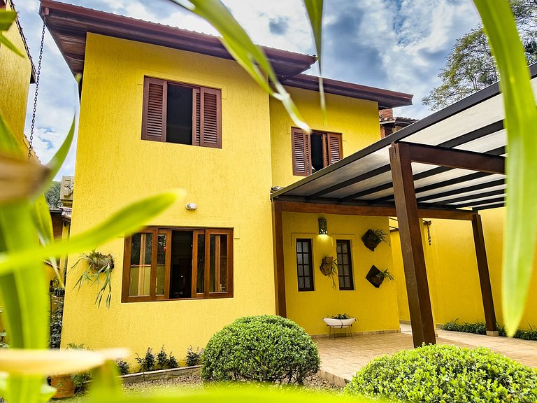 Espaço gourmet e home-office na Granja