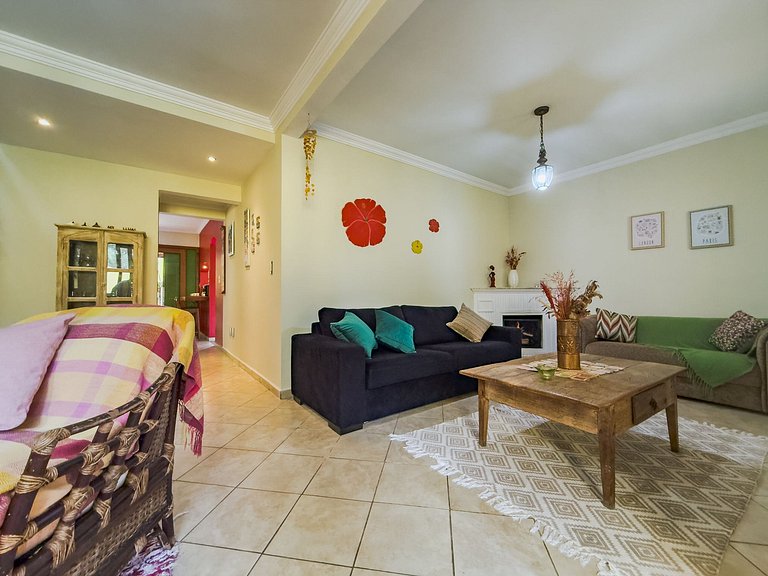Espaço gourmet e home-office na Granja