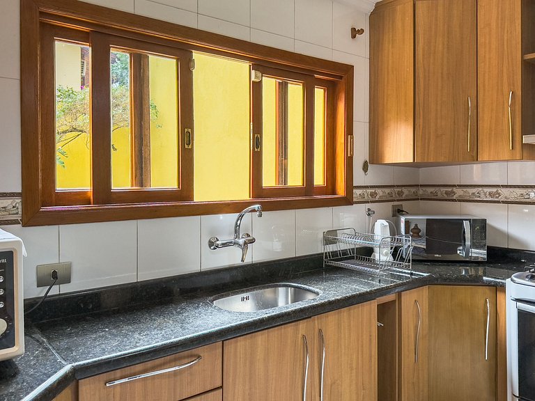 Espaço gourmet e home-office na Granja