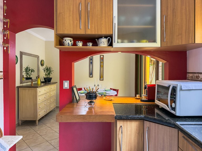 Espaço gourmet e home-office na Granja