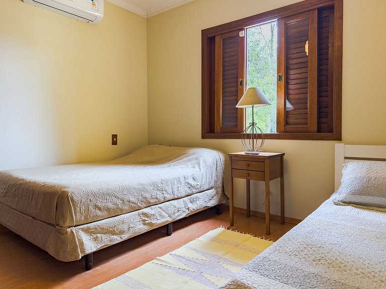 Espaço gourmet e home-office na Granja
