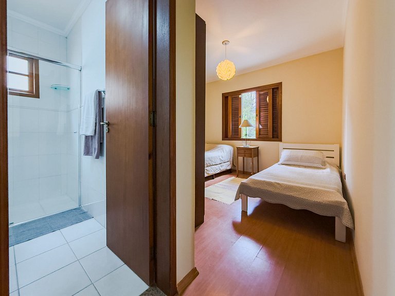 Espaço gourmet e home-office na Granja