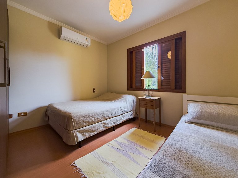 Espaço gourmet e home-office na Granja