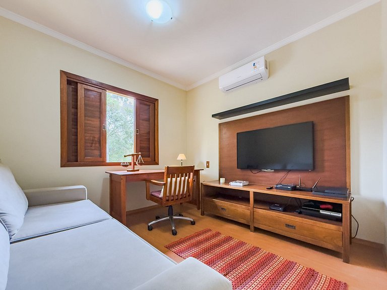 Espaço gourmet e home-office na Granja