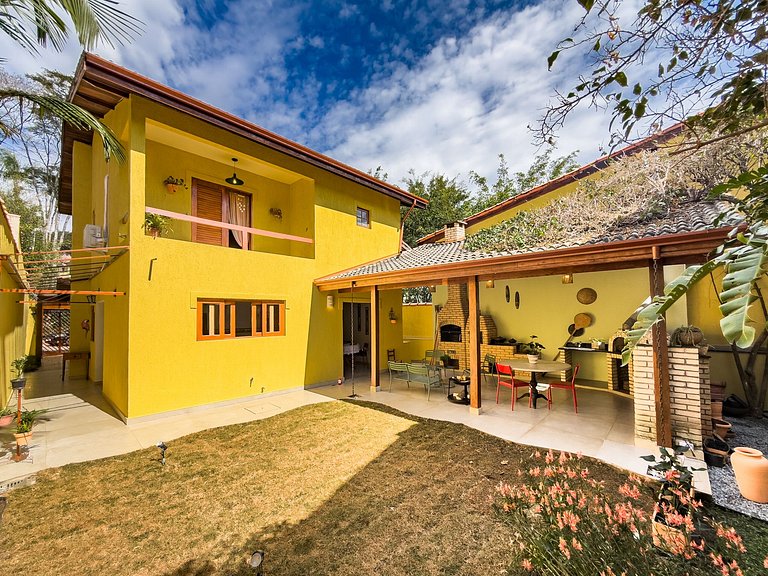 Espaço gourmet e home-office na Granja