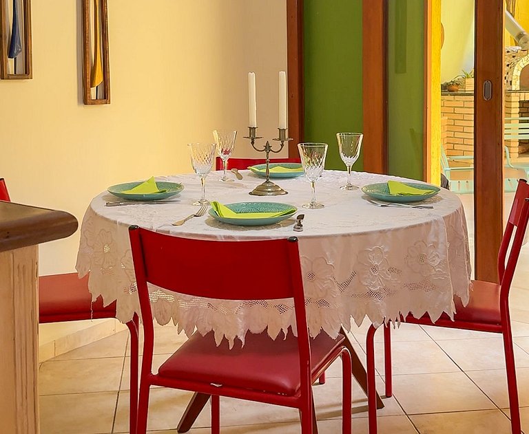 Espaço gourmet e home-office na Granja